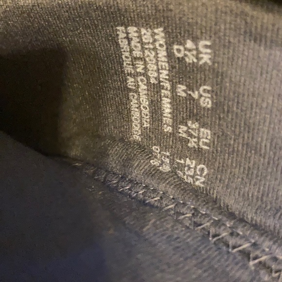 Clarks size 7 taupe boots - Picture 6 of 6